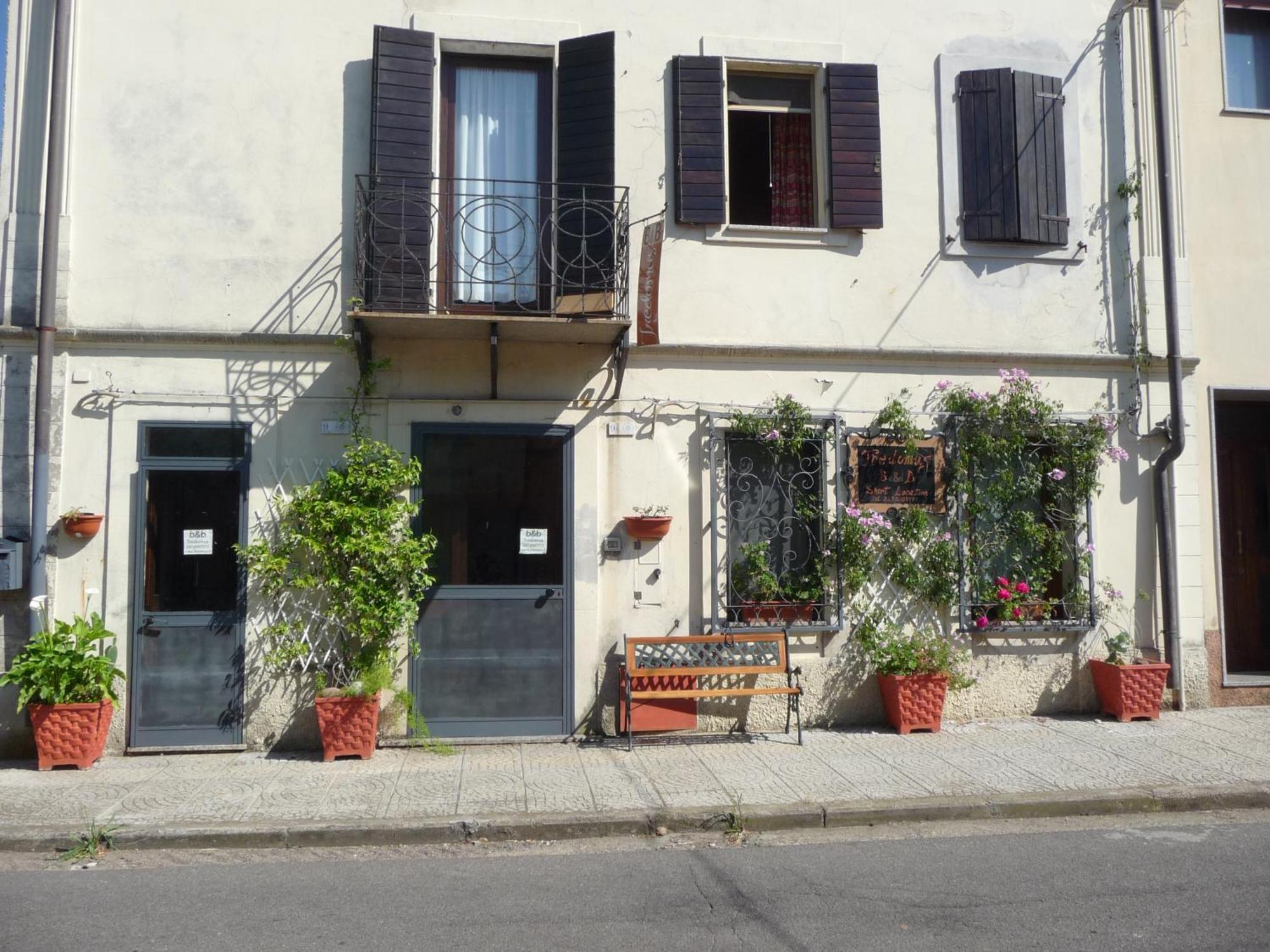 B&B Tredomus Tresnuraghes ภายนอก รูปภาพ